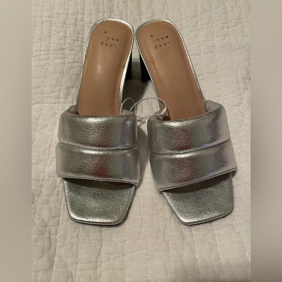 a new day Shoes - A new day - metallic chunky heel